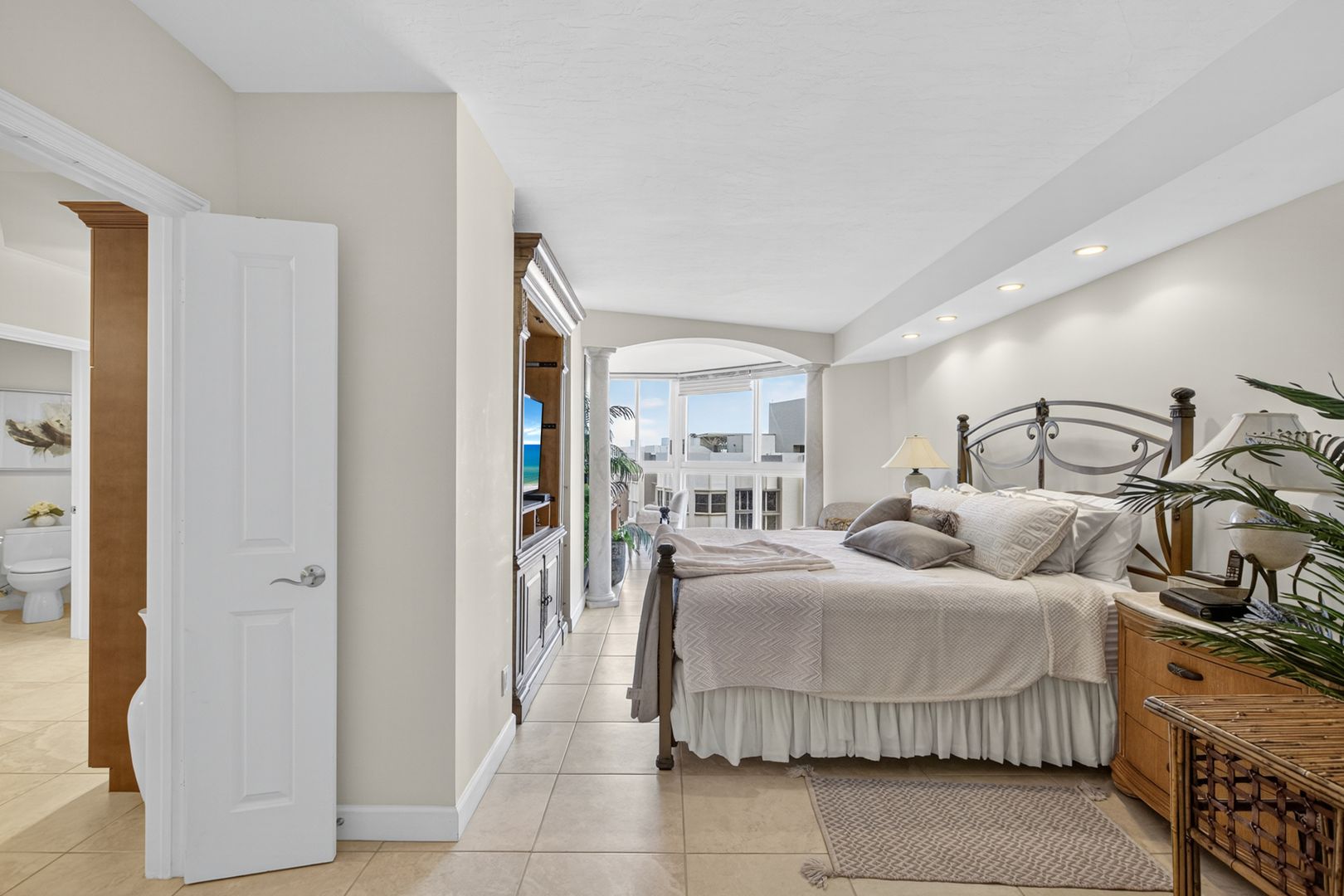 4041 Gulf Shore Blvd N Unit 1807 13 of 28