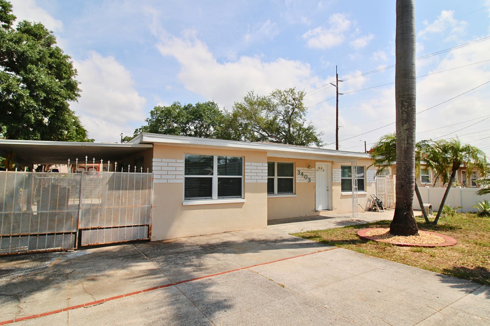 Tampa House: 3403 W St Louis St