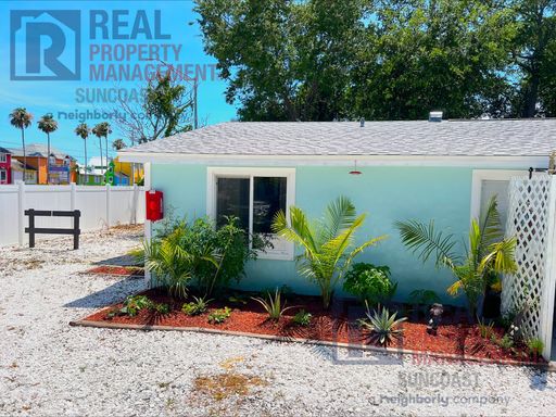 Lovely one bed/studio unit available for annual lease! – photo 1