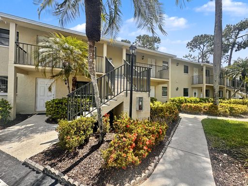 Cozy 2BD/2BA Condo - Minutes from Bonita Beaches – photo 1