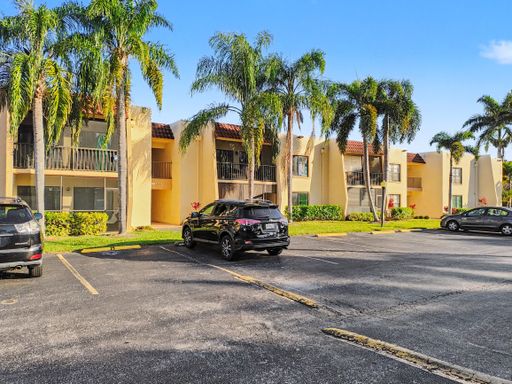 Fort Myers 2BR First-Floor Condo | Pool, Tennis Court & No Stairs – photo 1