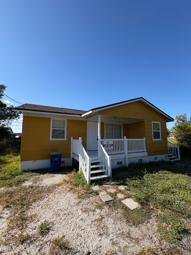 Ft Pierce House: 1215 N. 16th Street