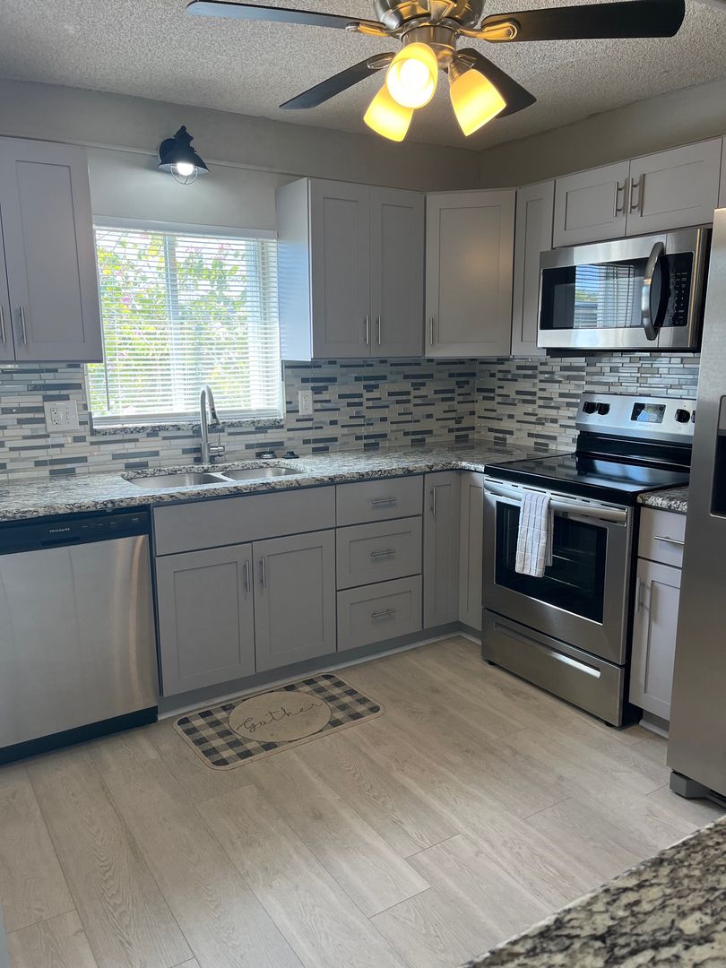 Jensen Beach Condo: 1561 NE 12th Terrace