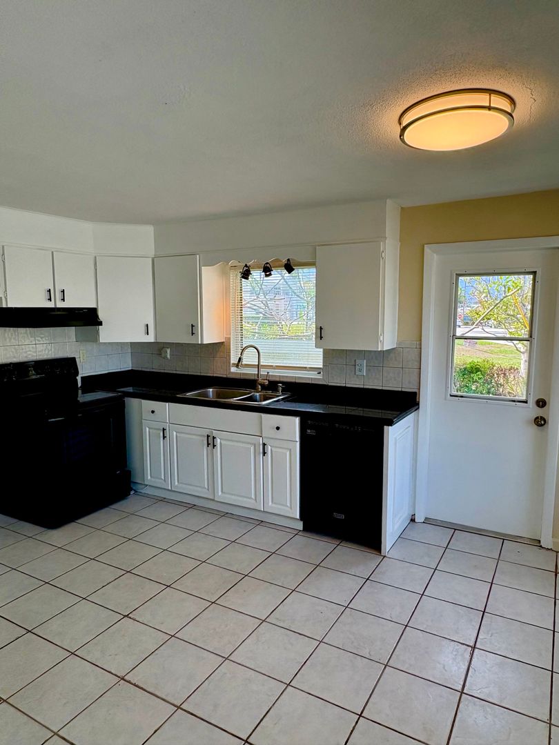 Jensen Beach Apartment: 2680 NE Indian River Drive