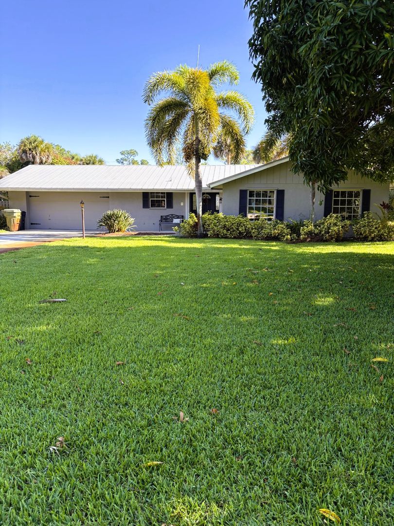 Stuart House: 514 SW North Carolina Drive