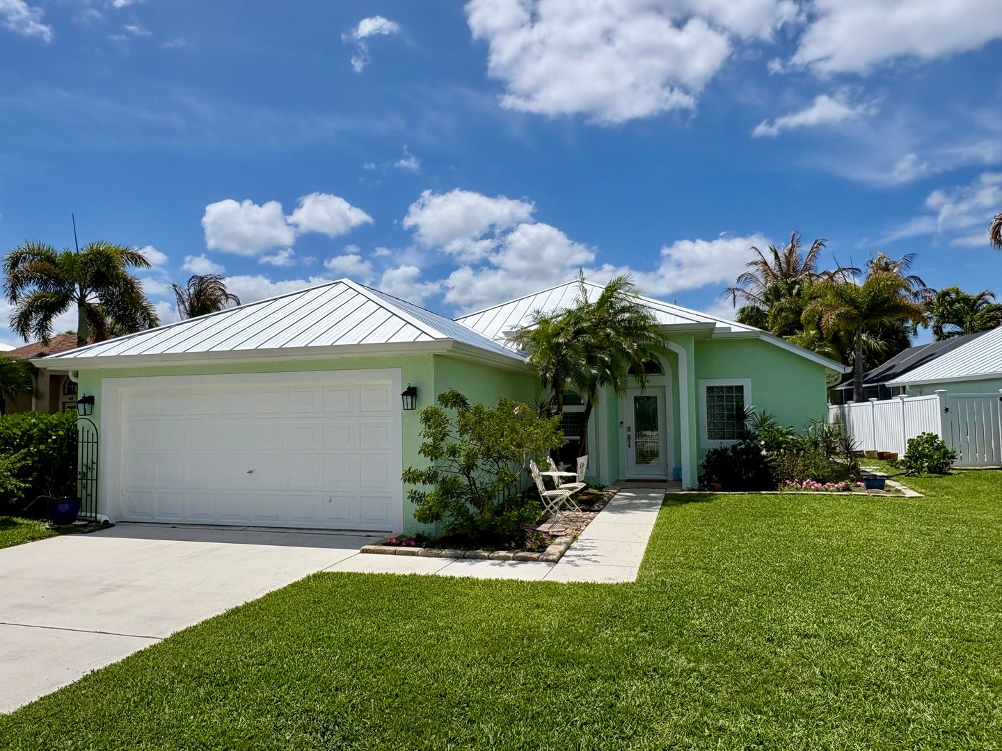 Jensen Beach House: 420 NW Emilia Way