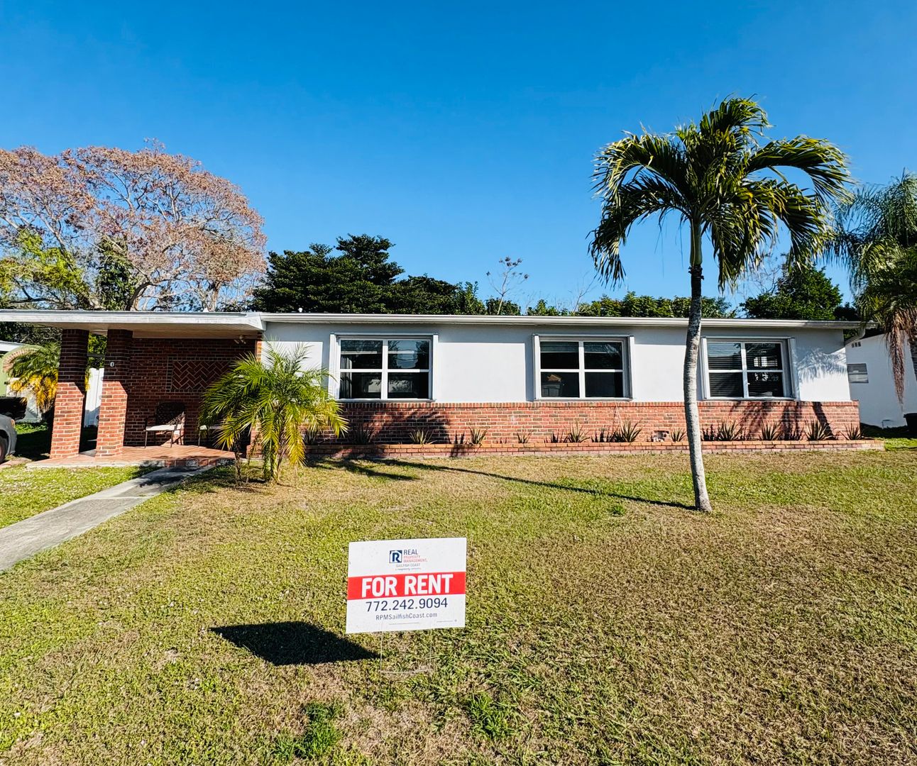 Port St Lucie House: 131 SE Lucero Drive