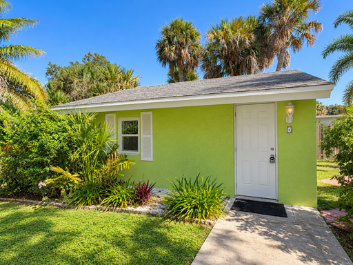 Cozy Cottage in Jensen Beach – photo 1