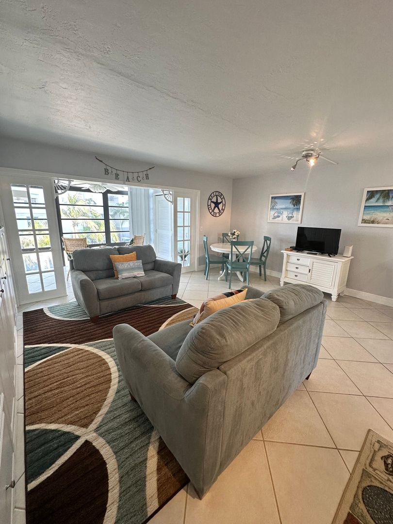 Vanderbilt Beach Road 377 8 of 12