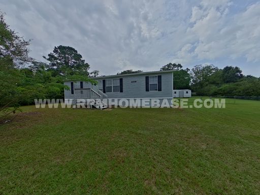 Spacious and Well-Maintained 3-Bedroom, 2-Bathroom Manufactured Home on a Full Acre in Crestview – photo 1
