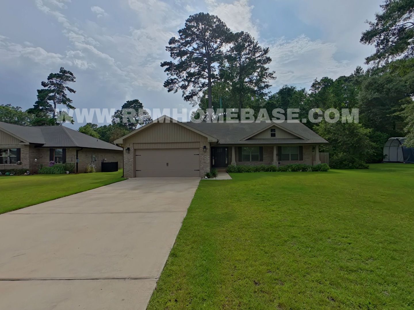Crestview House: 5820 Crestlake Dr