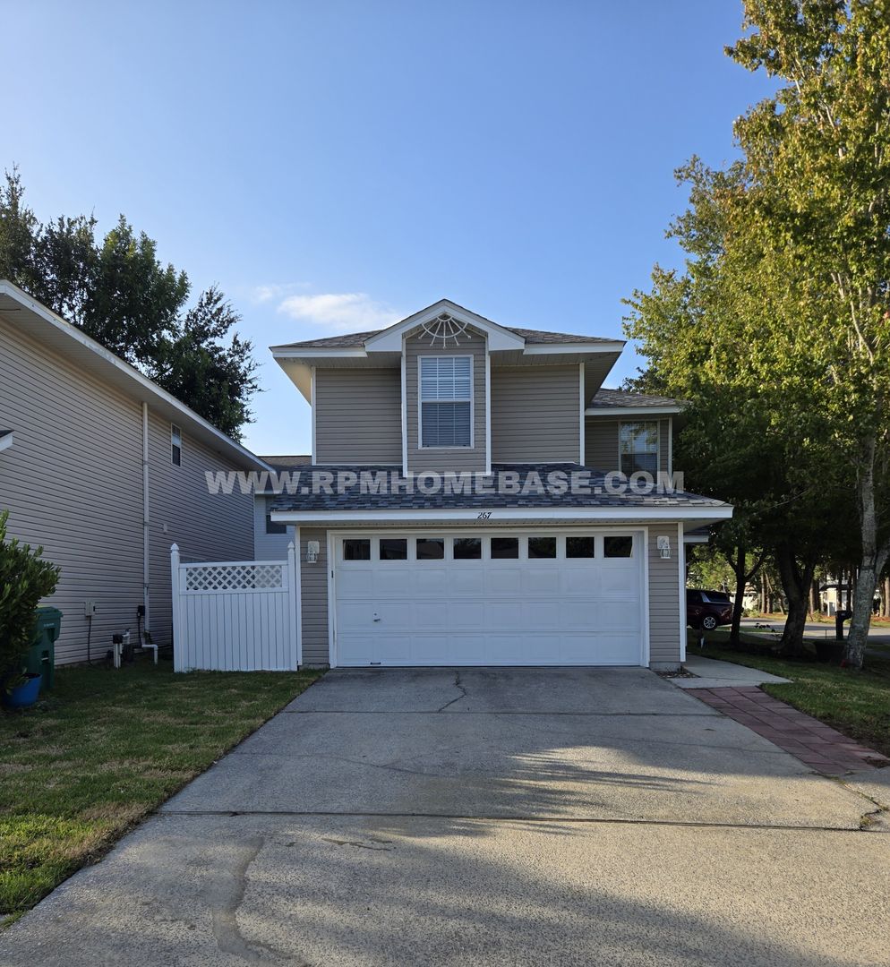 Destin House: 267 Twin Lakes Lane