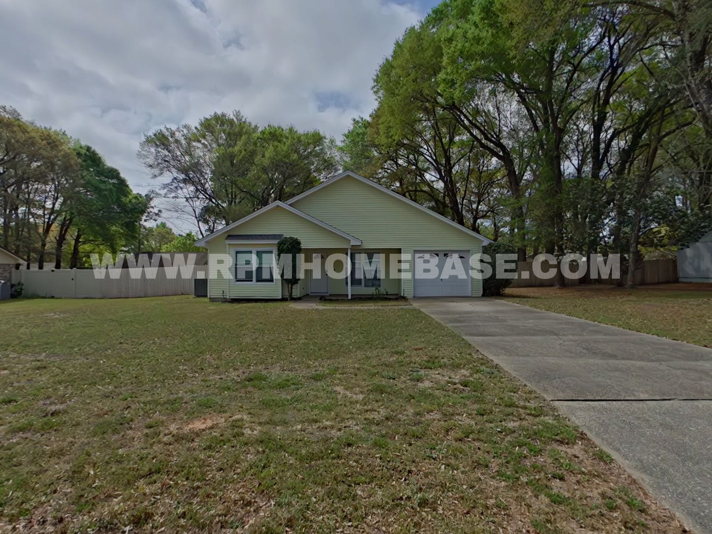 Crestview House: 113 Springwood Cir.