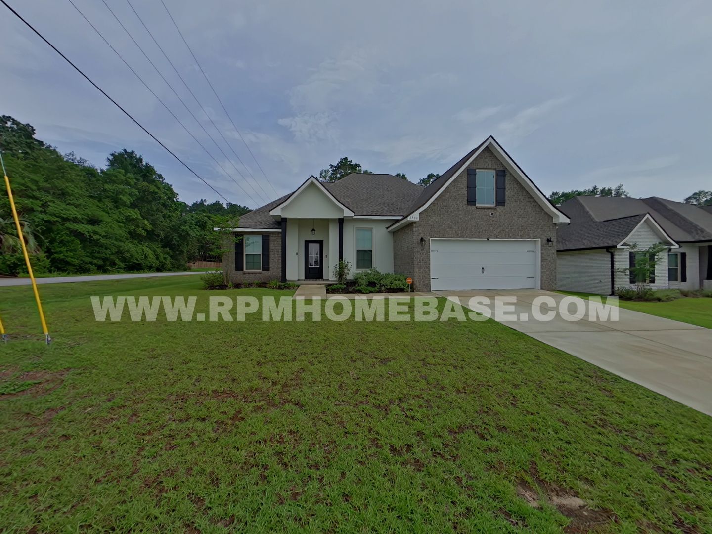 Crestview House: 2700 Louis Cir