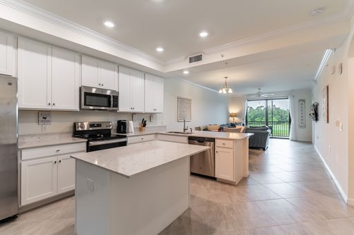 Beautifully Furnished TurnKey 2-Bed 2-Bath Lakewood National Condo - Available Now – photo 1
