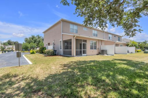 Beautiful 3-Bedroom Home in Prime Sarasota Location – Spacious, Updated & Move-In Ready! – photo 1