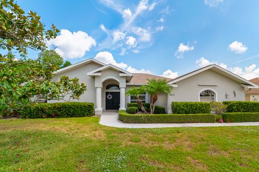 Tara Golf & Country Club - Stunning 3-Bed, 2-Bath Pool Home on Corner Plot in Secluded cul-de-sac – photo 1