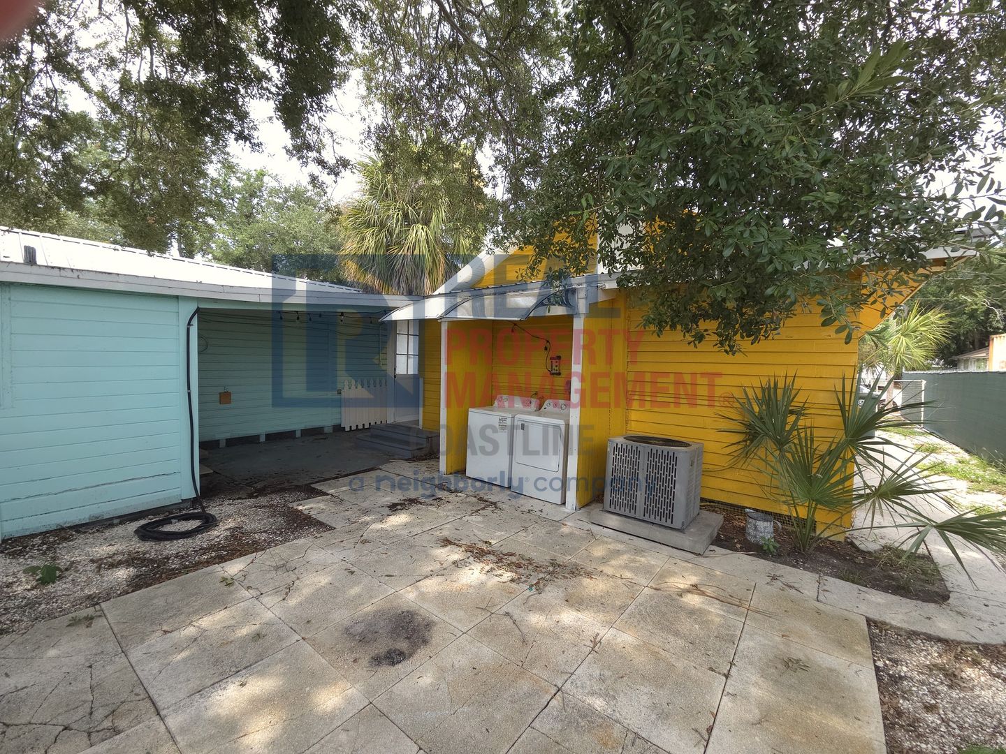 Private 1BR Cottage in the Village of the Arts 9 of 9