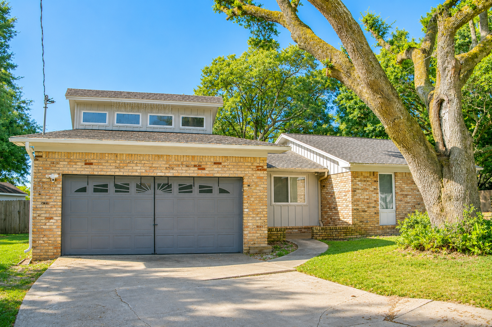 Pensacola House: 2143 Yardley Cir