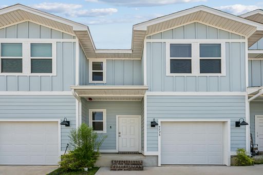 Gated Community | Community Pool | Lawn Care Included | Minutes to Navy Federal! – photo 1