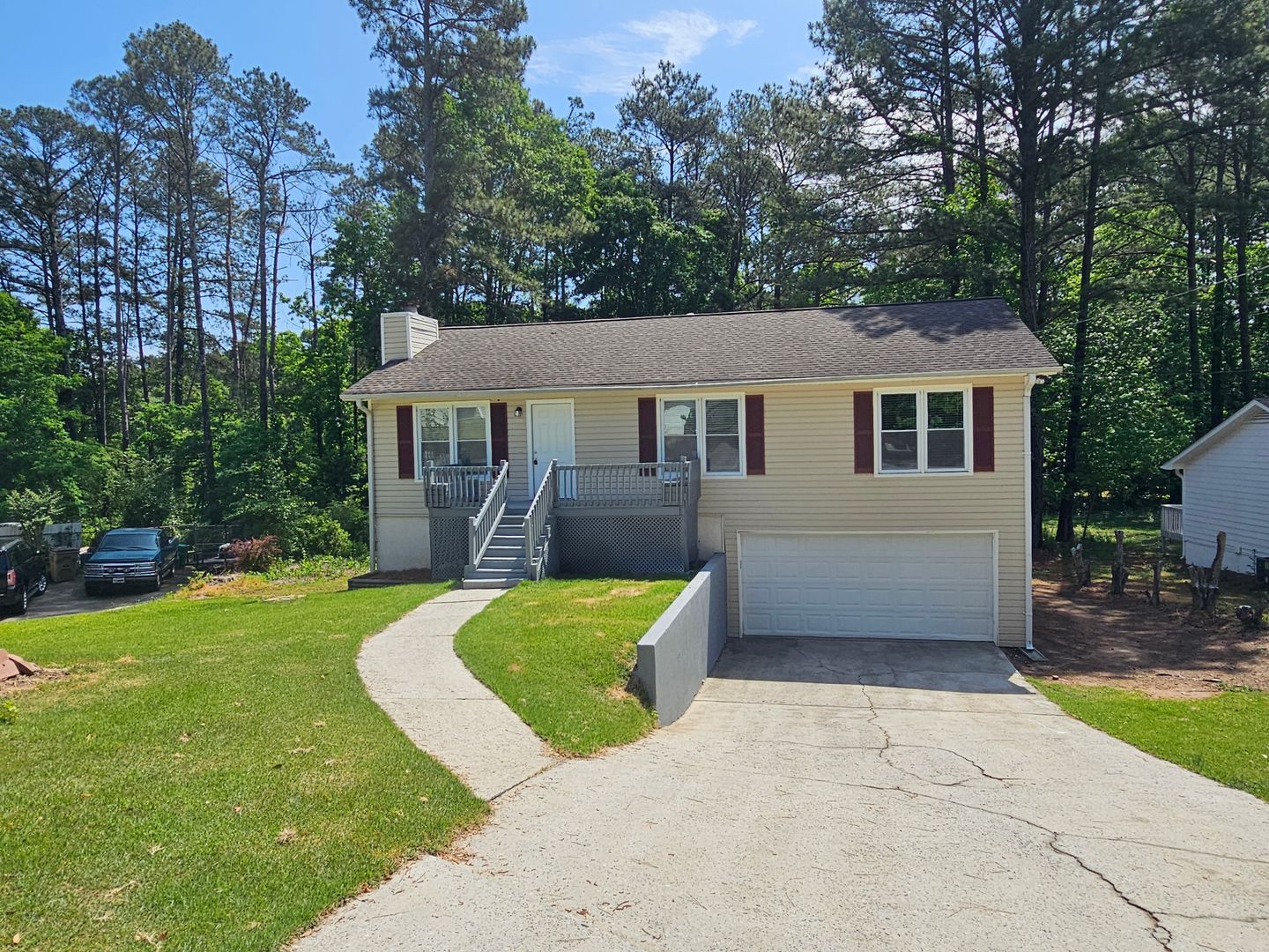 Ellenwood House: 5720 Buck Ct