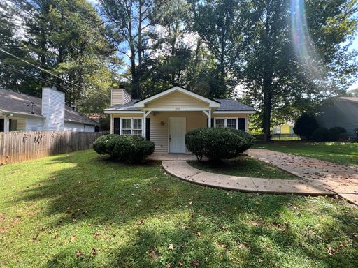 Cozy 1-Bedroom Cottage with New Siding Near Lake Lanier – photo 1