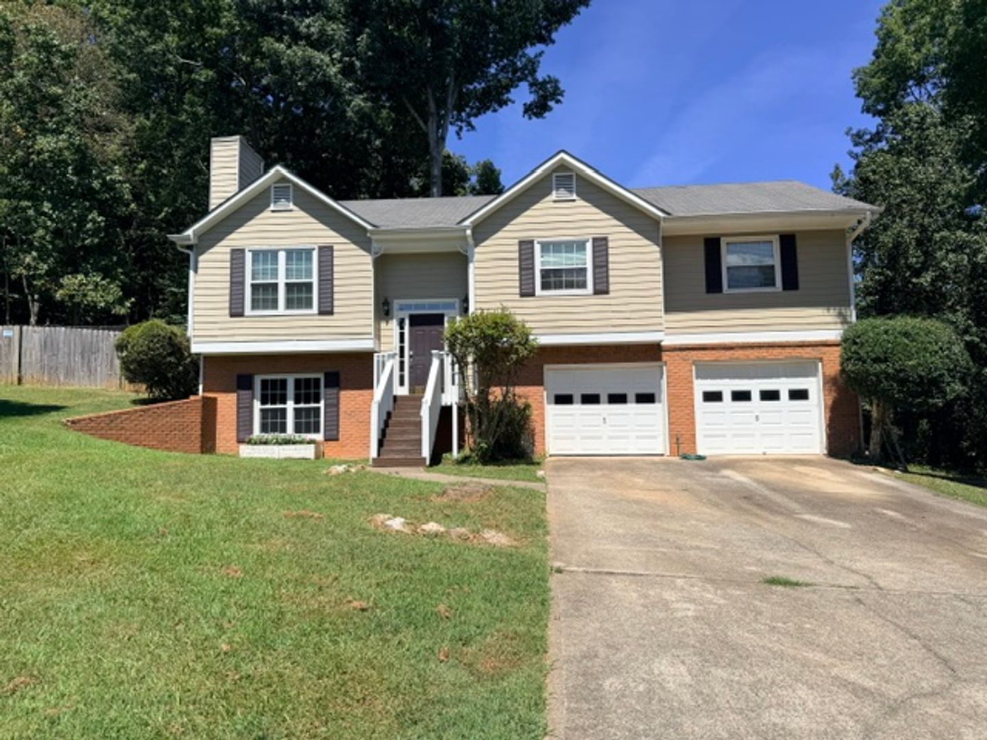 Kennesaw House: 2627 Lone Oak Trail NW