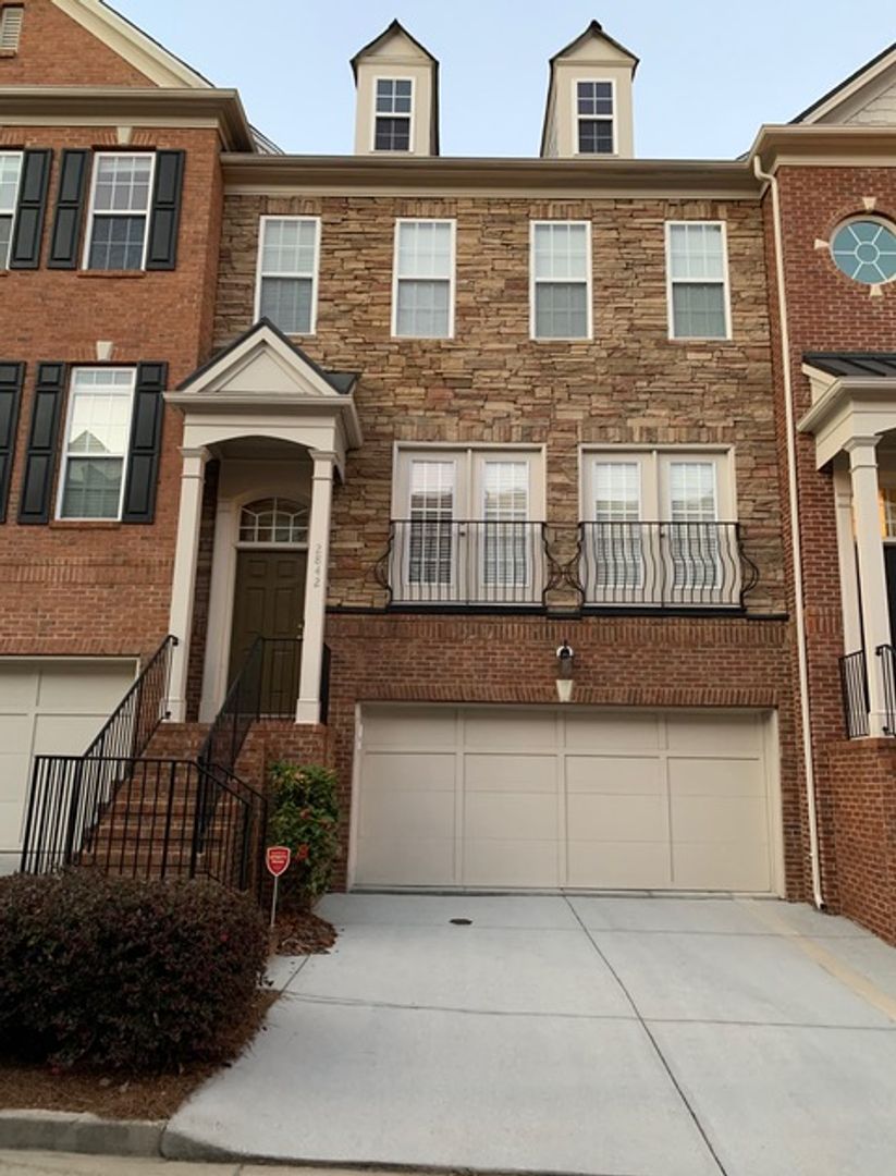 Atlanta Townhome: 2842 Loftview Square