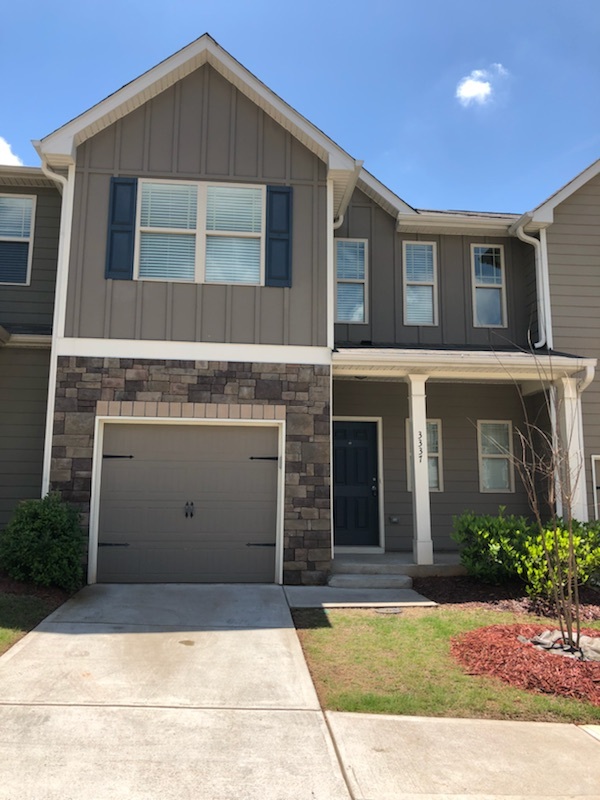 Kennesaw House: 3337 Blue Springs Walk NW