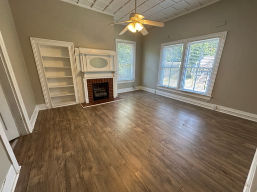 Spacious Two Bedroom Apartment on Desirable Magnolia Street – photo 1