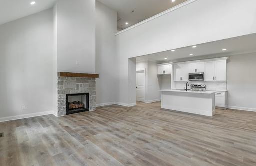 Newly-built 4 Bedroom Home in East Ridge! – photo 1