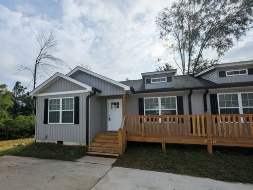 Fresh Two Bed One Bath in Dalton
