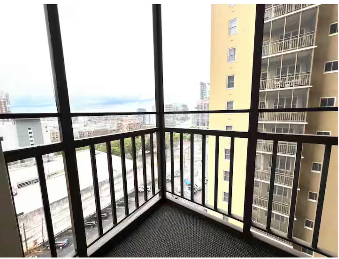Atlanta Condo: 300 Peachtree Street NE Unit 9O