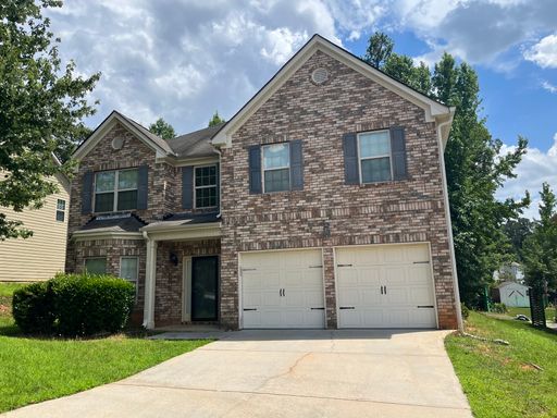 Beautiful 4 Bedroom Home in Fairburn