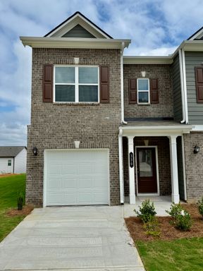 Beautiful New Townhome Close to Everything - $500 Off 1 Month Rent – photo 1