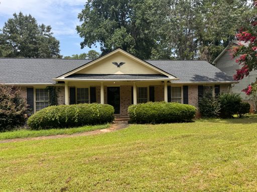 Beutifully Updated 3br Brick Ranch with brand new Deck – photo 1