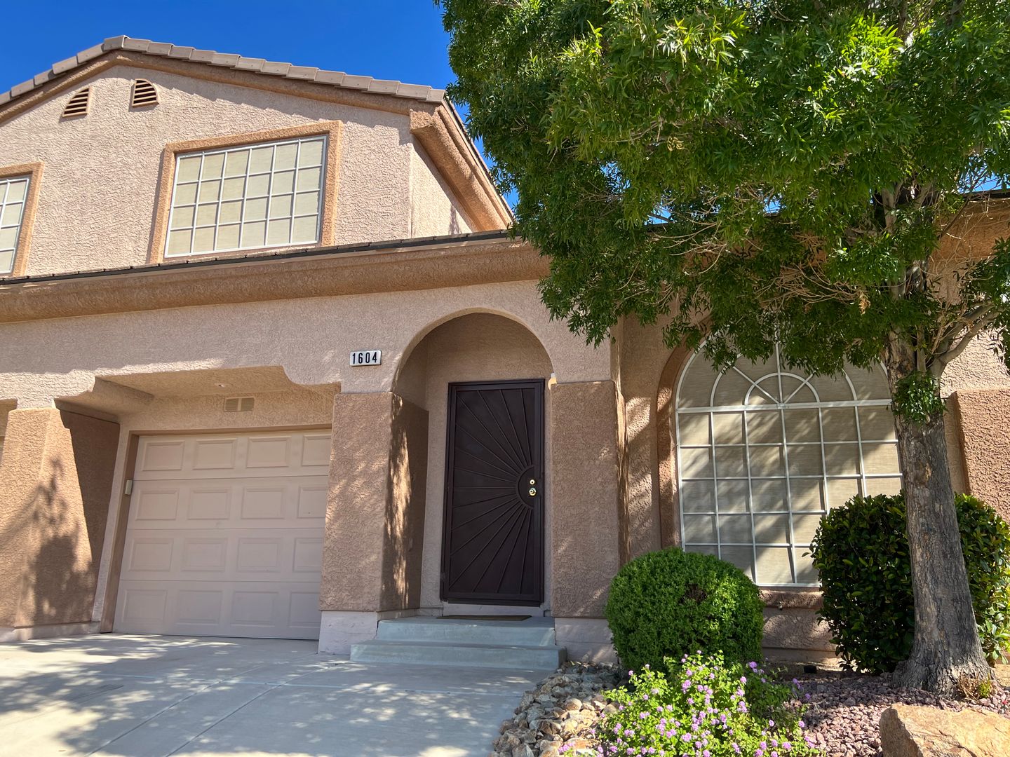 Henderson Townhome: 1604 Coyote Run Dr