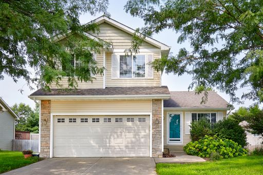 TIMELESS COMFORT!! 3 Bedroom, 3 Bathroom Home in Urbandale! – photo 1