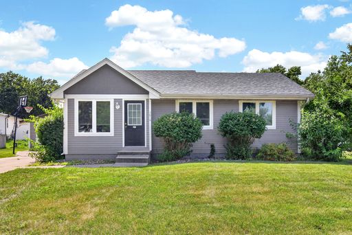 GREAT NEIGHBORHOOD!! 3 Bedroom, 1 Bath Home in Ankeny – photo 1