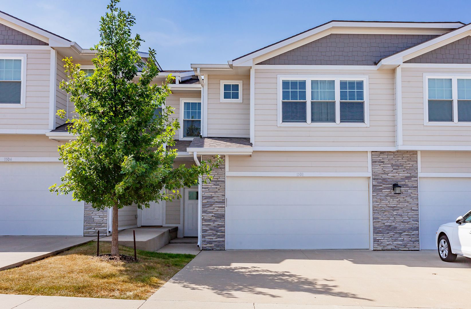 Grimes Townhome: 1508 NE Mocking Bird Lane