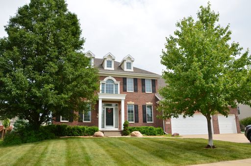 EXECUTIVE HOME!! 4 Bedroom, 3 Bathroom Home in West Des Moines! – photo 1