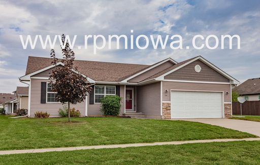 ESTABLISHED NEIGHBORHOOD!!! 4 Bedroom, 3 Bath Home in Ankeny – photo 1