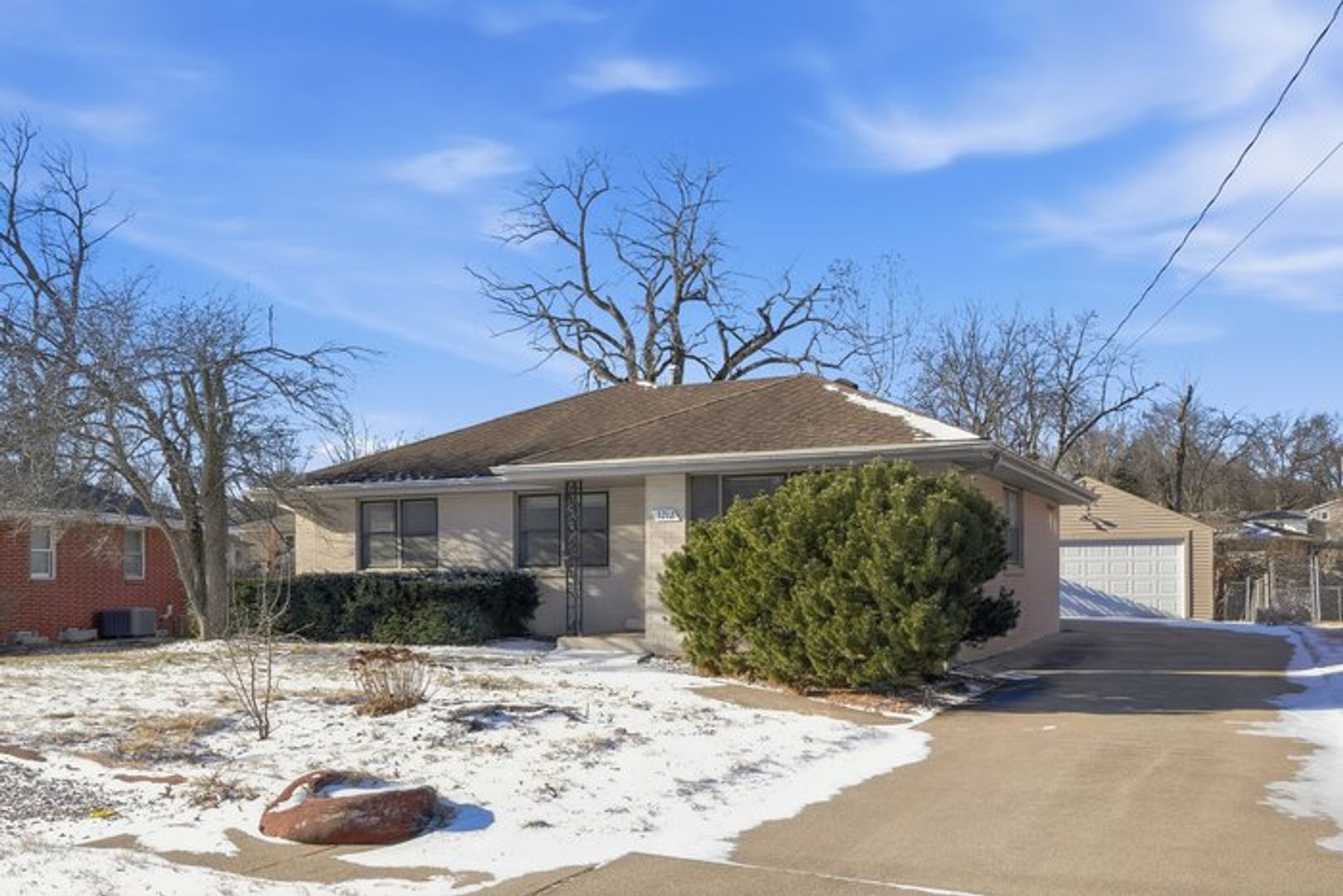Urbandale House: 3212 Ashwood Drive