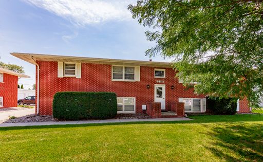 WELL-KEPT UNIT!! 2 Bed, 1 Bath Apartment in Huxley!