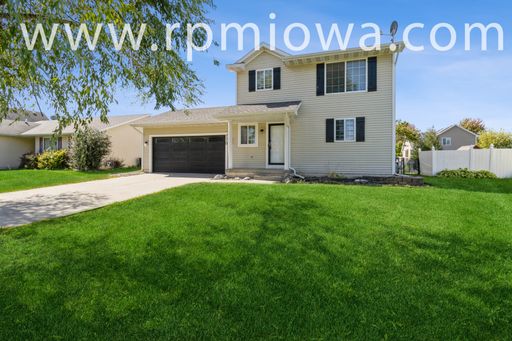 FENCED IN YARD!! 4 Bedroom, 2.5 Bathroom Home in Waukee – photo 1