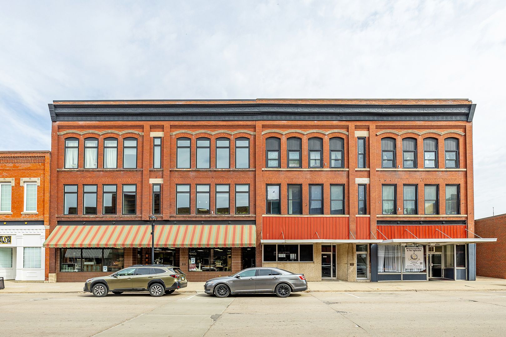 Perry Apartment: 1214 2nd Street