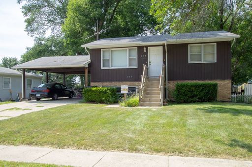 GREAT LOCATION!! 2 Bedroom, 1 Bath Duplex in Ames – photo 1