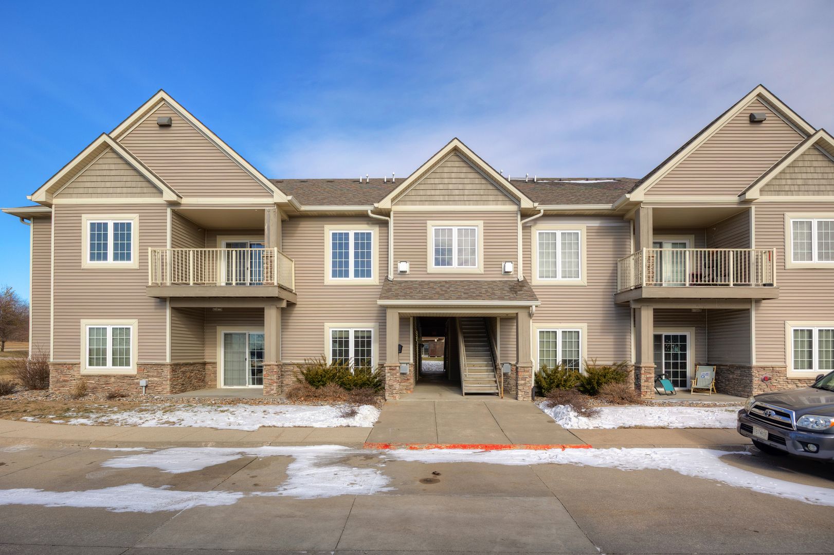 Urbandale Apartment: 14105 Airline Avenue