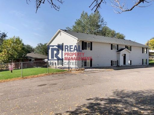 3 Bedroom 1 Bath Apartment – photo 1