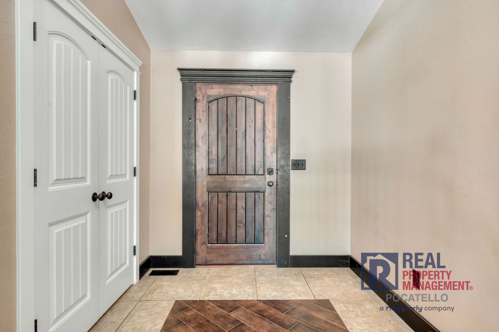 5215 Kymball Dr. 15 of 37